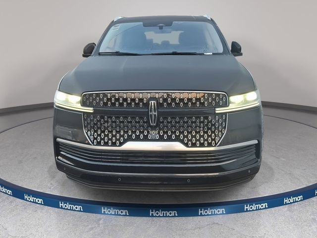 New 2025 Lincoln Navigator Reserve image 2