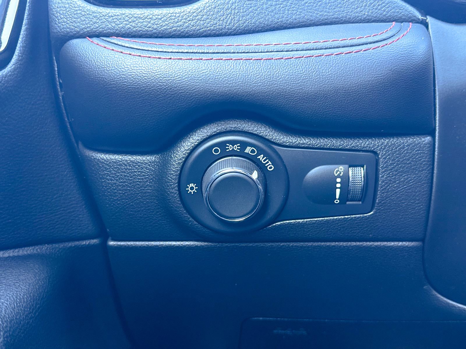 Used 2023 Dodge Durango GT image 39