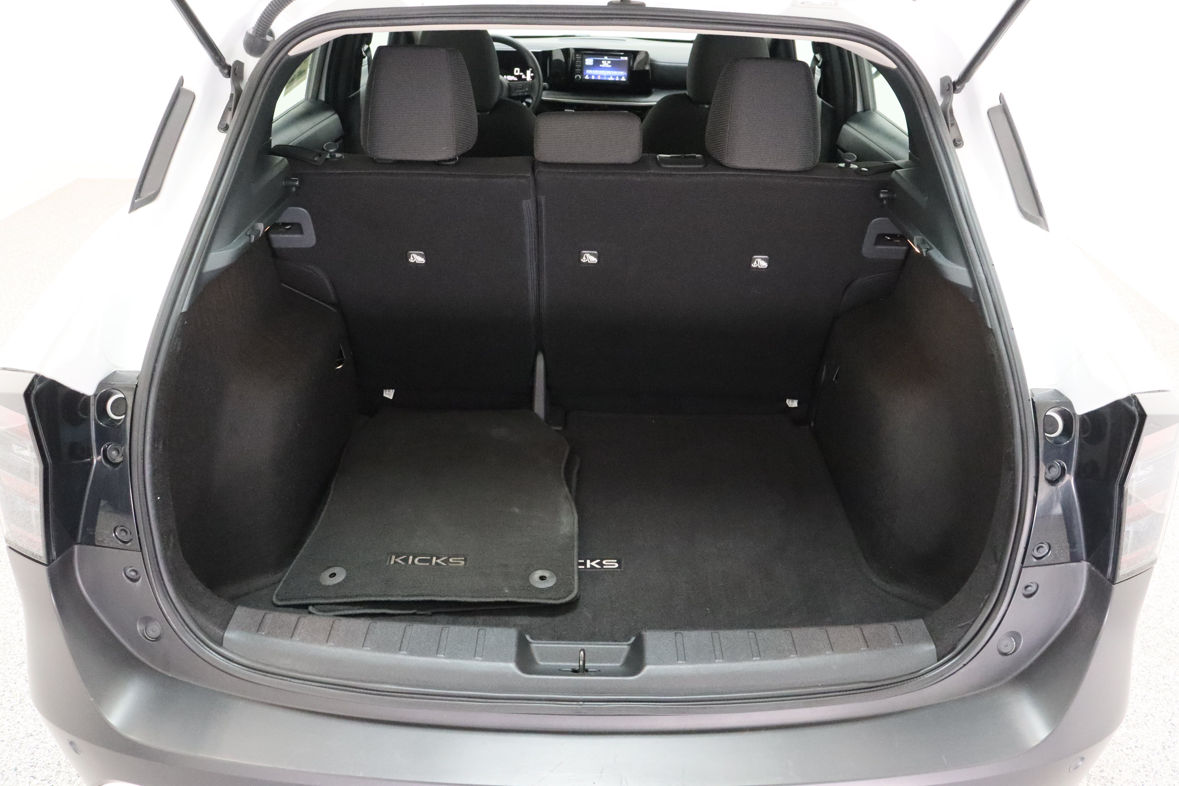 Used 2025 Nissan Kicks S FWD image 29