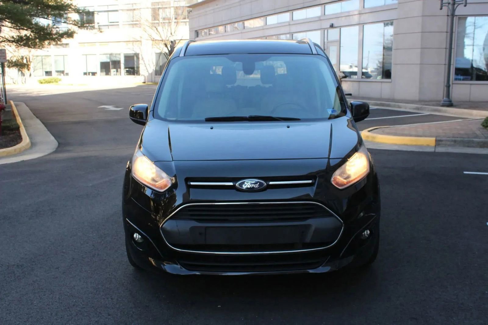 Used 2014 Ford Transit Connect Titanium FWD image 3