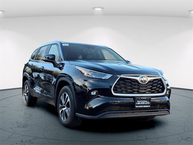Used 2023 Toyota Highlander XLE