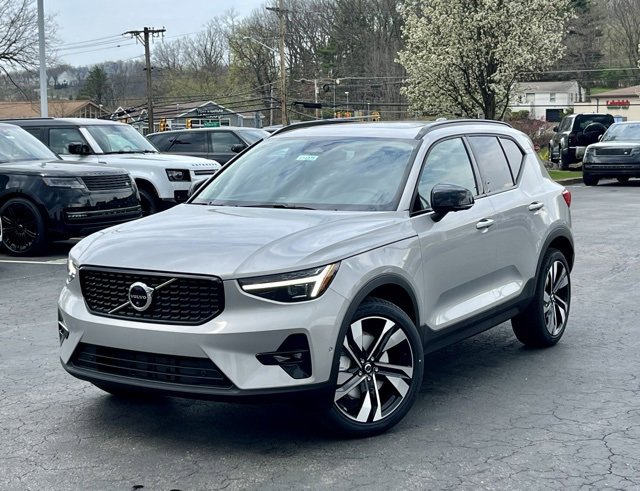 New 2025 Volvo XC40 B5 Ultra w/ Climate Package image 1