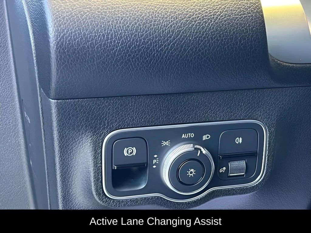 Used 2023 Mercedes-Benz EQB 350 4MATIC SUV image 19