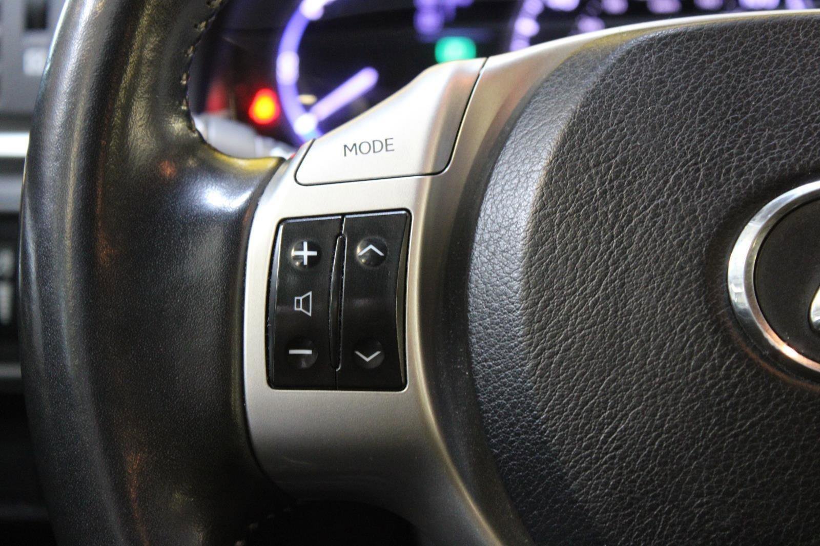 Used 2013 Lexus CT 200h w/ Premium Pkg w/Backup Camera image 24