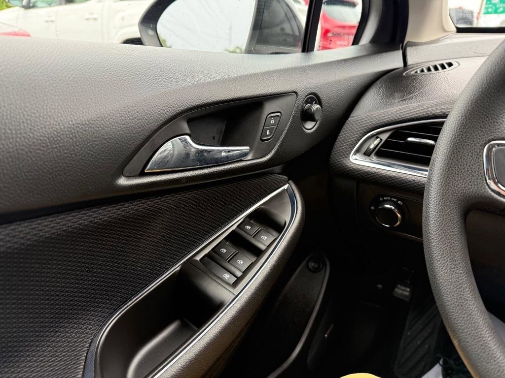 Used 2017 Chevrolet Cruze LT w/ Sun And Sound Package image 22