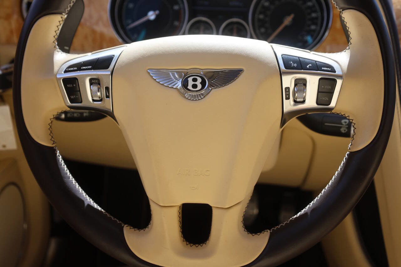 Used 2016 Bentley Flying Spur W12 image 17