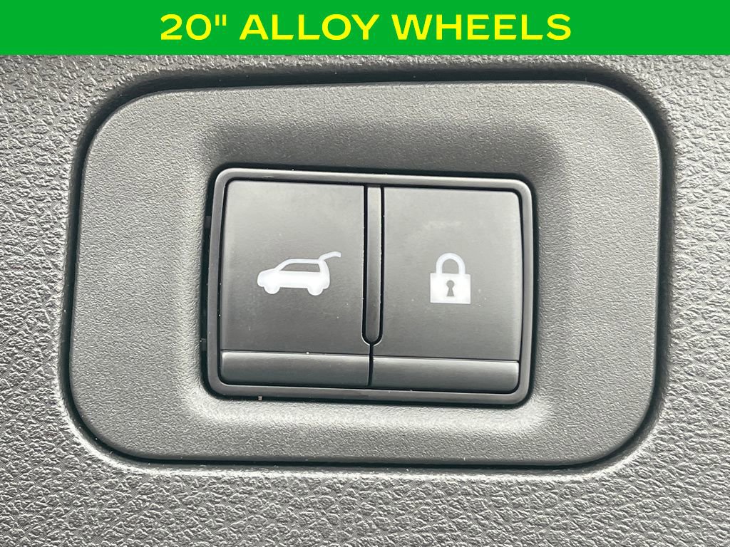 Used 2025 Nissan Armada PRO-4X image 9