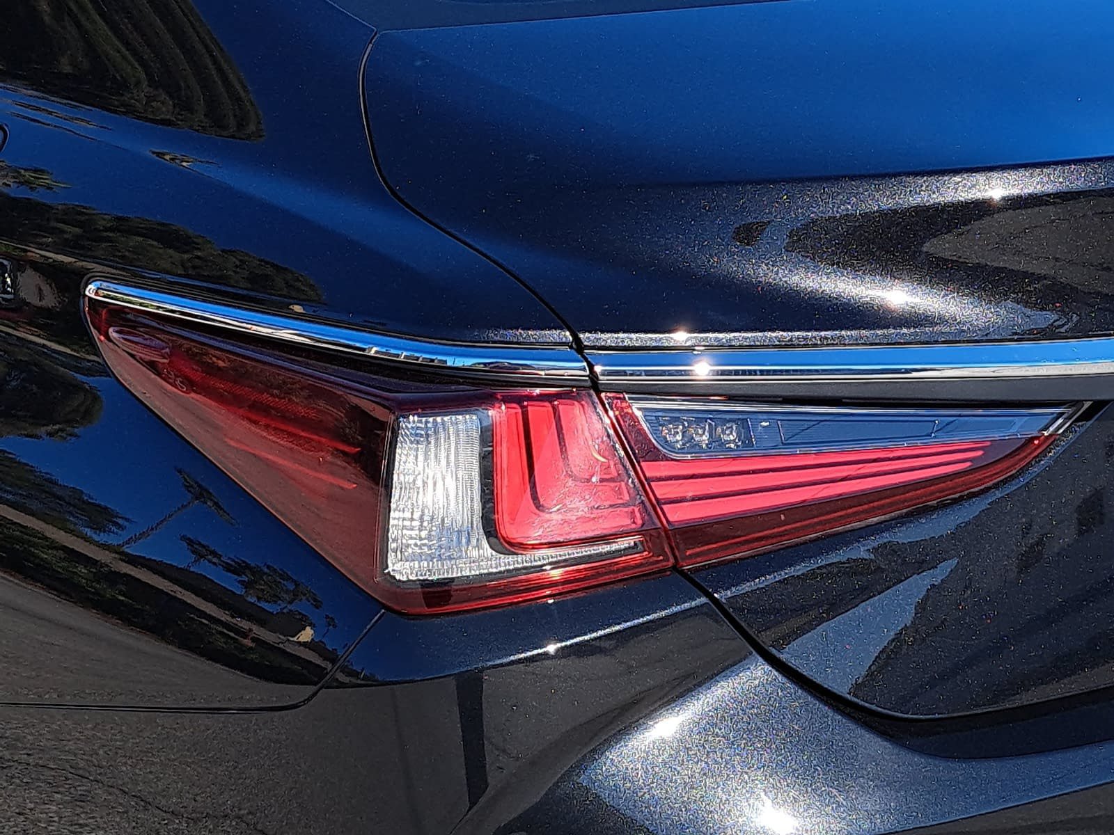 Used 2024 Lexus ES 350 w/ Premium Package FWD image 36