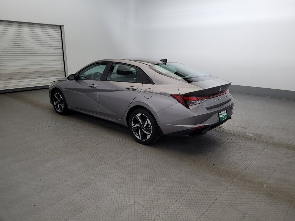 Used 2023 Hyundai Elantra SEL w/ Convenience Package FWD image 3
