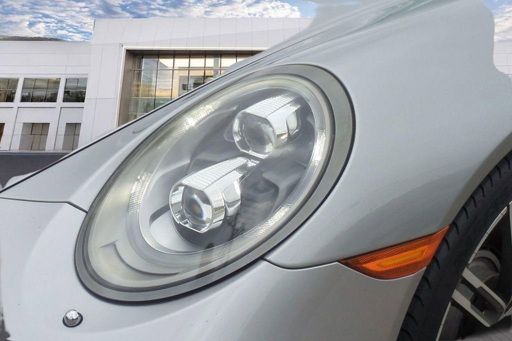 Used 2015 Porsche 911 Turbo image 20