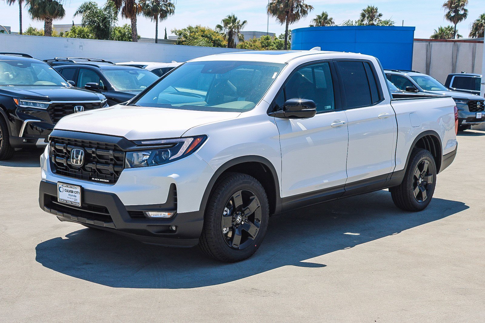New 2025 Honda Ridgeline Black Edition image 3