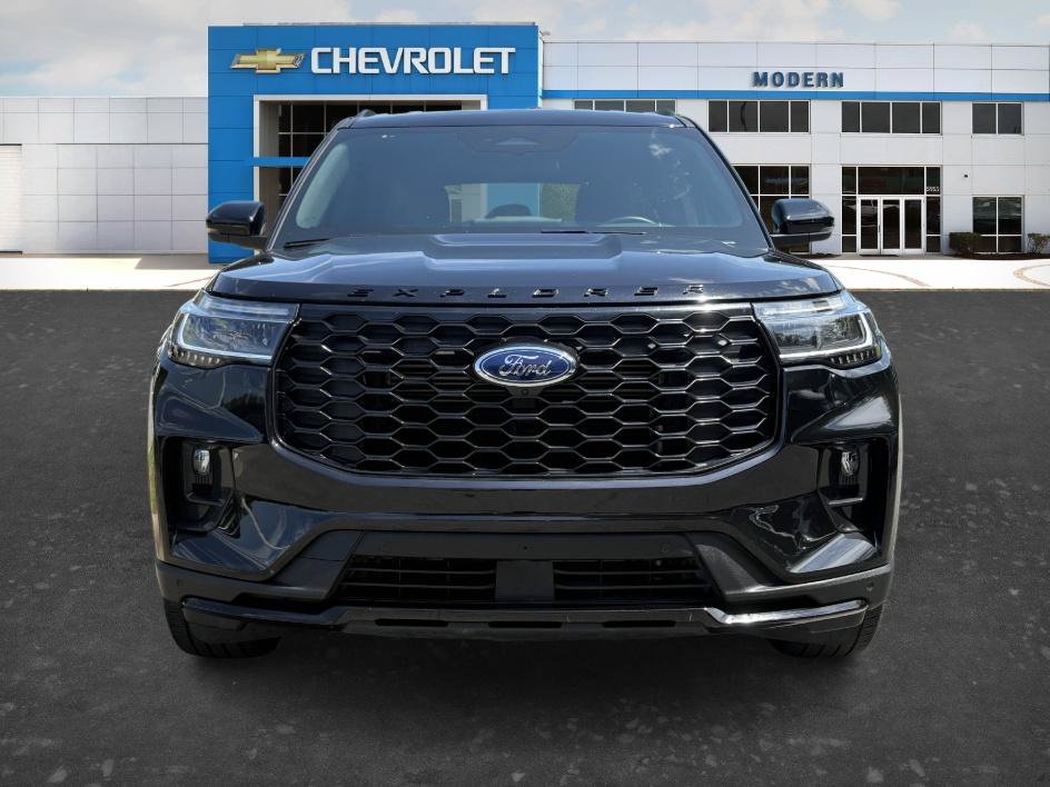 Used 2025 Ford Explorer ST-Line w/ ST-Line Street Pack AWD/4WD image 7