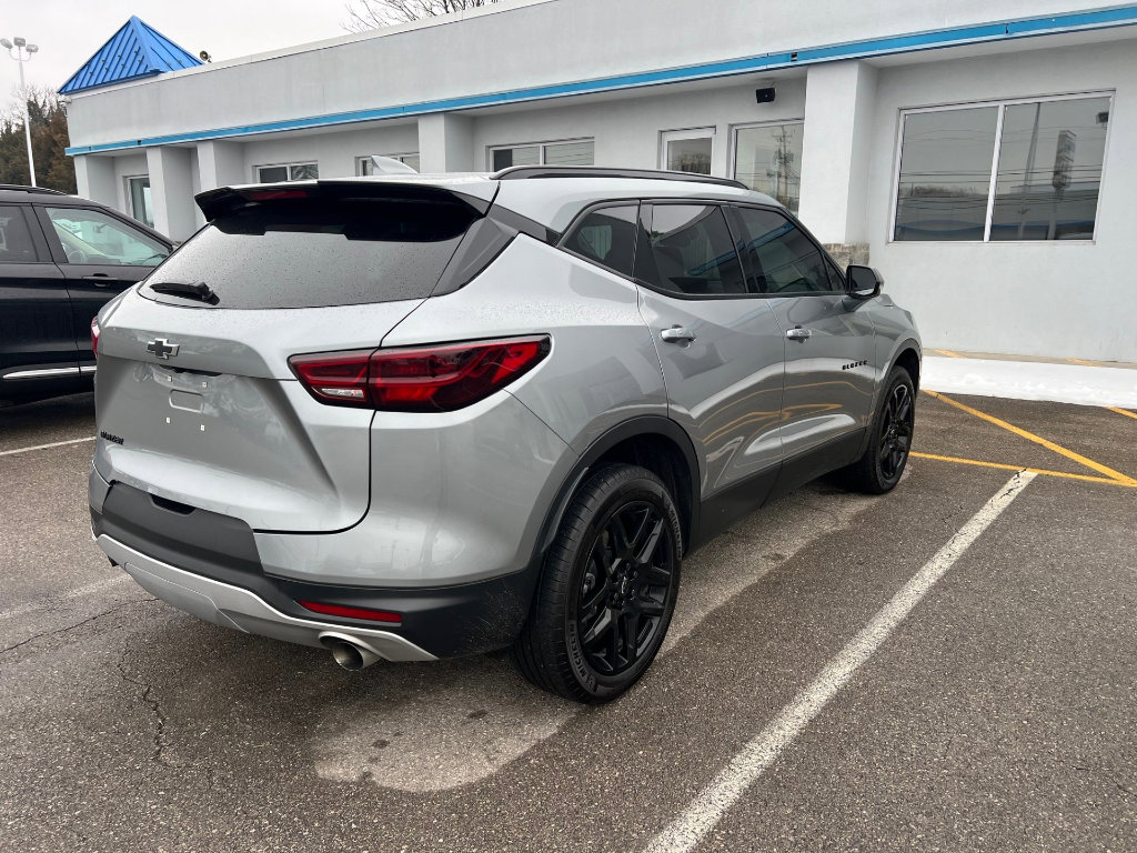 Used 2024 Chevrolet Blazer LT w/ Convenience Package image 3