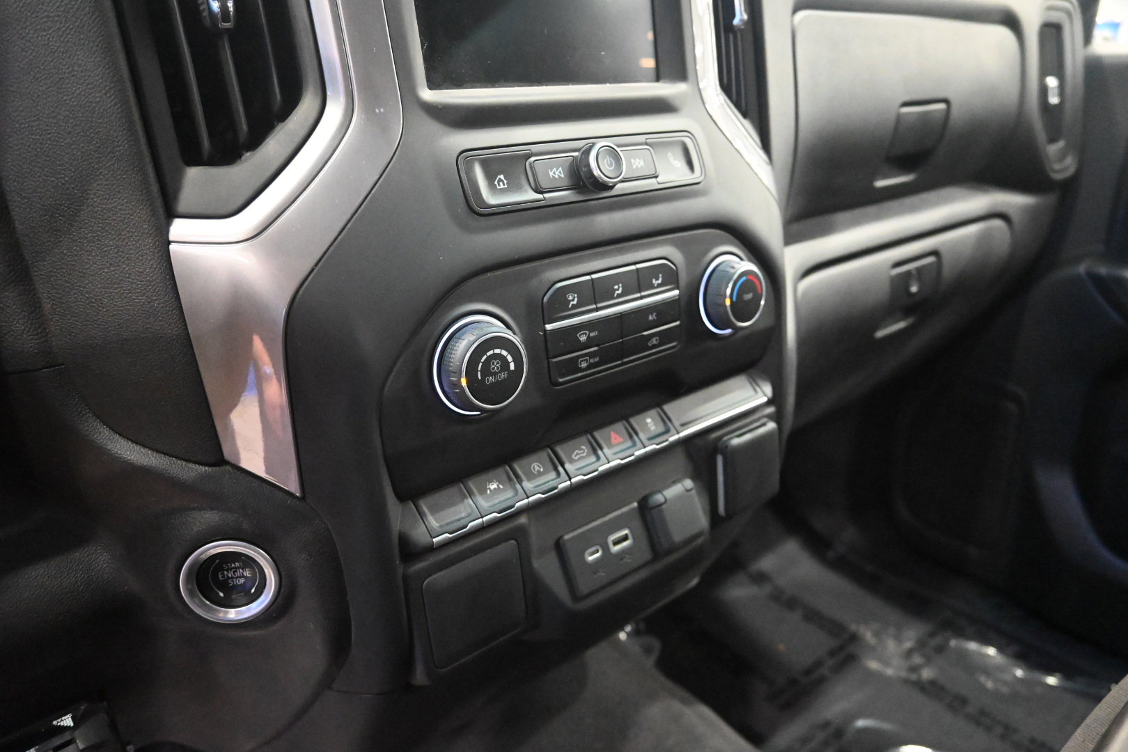 Used 2022 Chevrolet Silverado 1500 Custom image 29