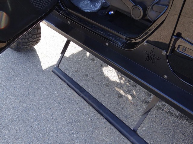 Used 2015 Jeep Wrangler Unlimited Rubicon w/ Connectivity Group AWD/4WD image 13