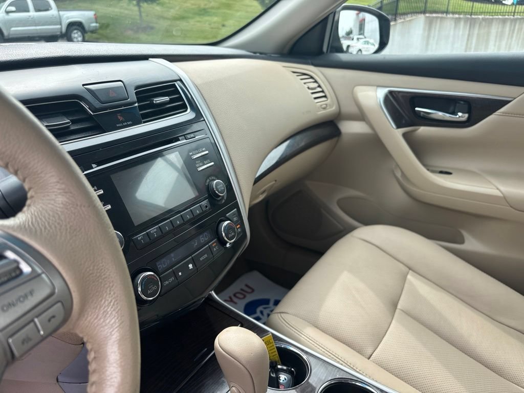 Used 2013 Nissan Altima 2.5 SL w/ 2.5 Moonroof Pkg FWD image 29