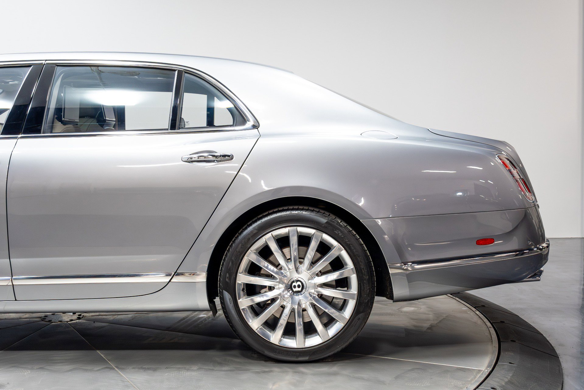 Used 2017 Bentley Mulsanne Speed image 50