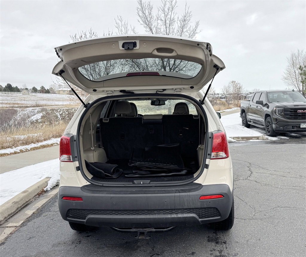 Used 2011 Kia Sorento EX w/ Premium Pkg image 8