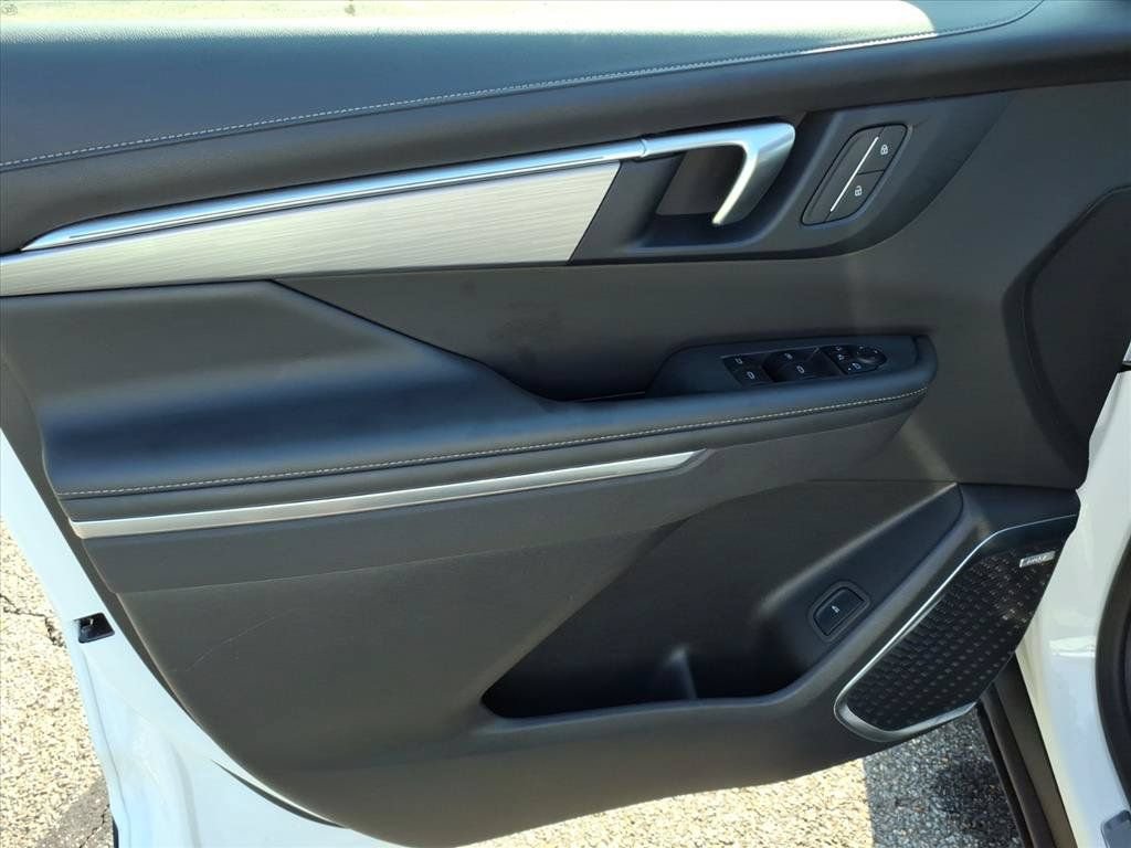 Used 2026 Buick Enclave Preferred FWD image 21