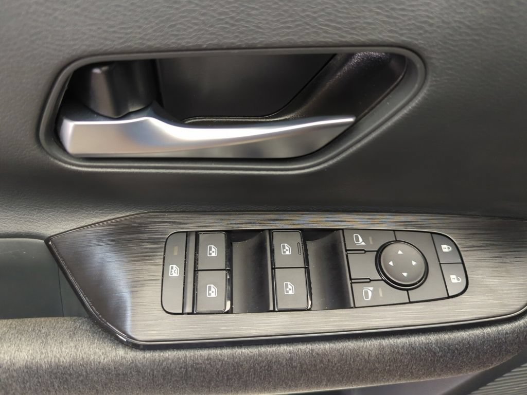 Certified 2025 Nissan Kicks SV FWD image 25