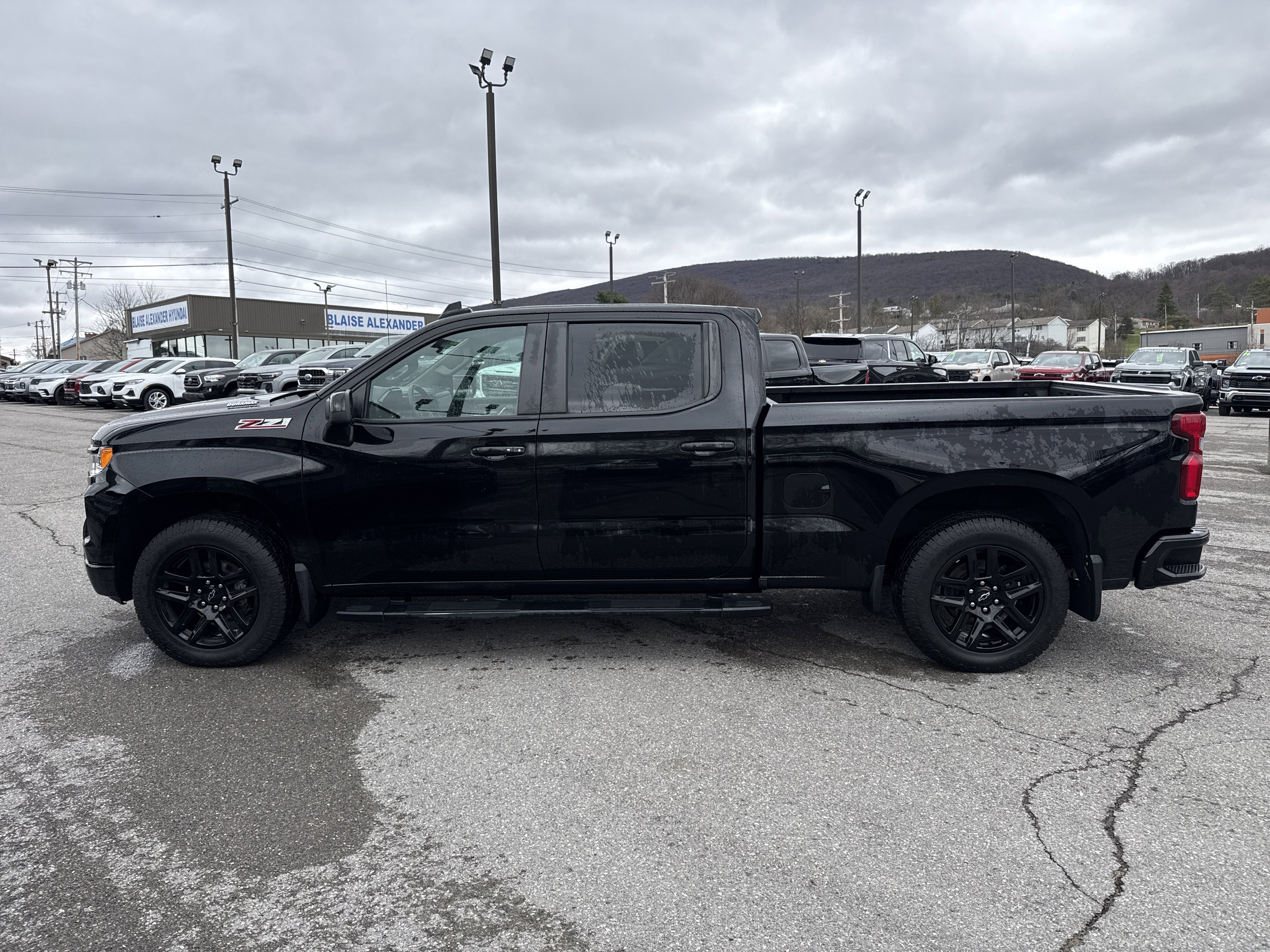 Used 2024 Chevrolet Silverado 1500 RST w/ Z71 Off-Road Package image 7