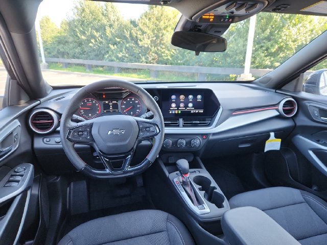 New 2026 Chevrolet Trax RS w/ Sunroof Package FWD image 18