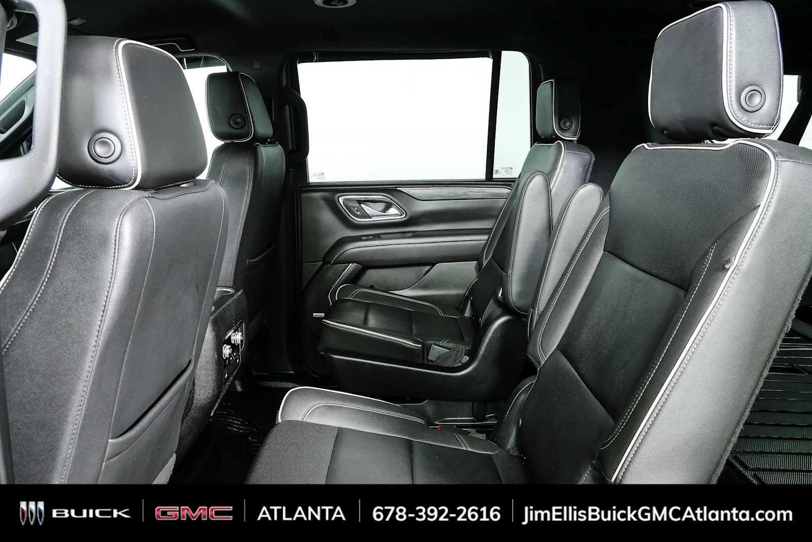 Used 2023 GMC Yukon XL SLT AWD/4WD image 38