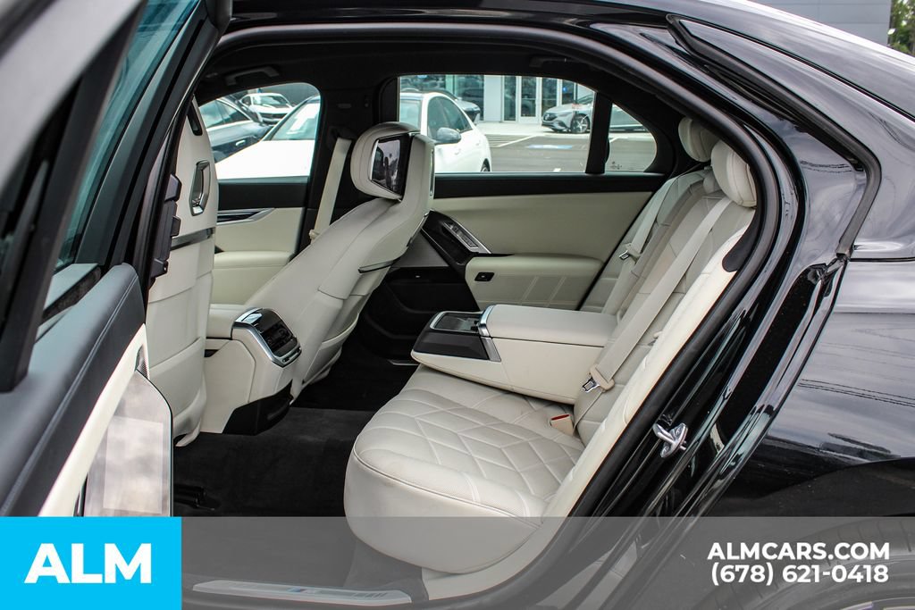 Used 2023 BMW 740i w/ Executive Package RWD image 15