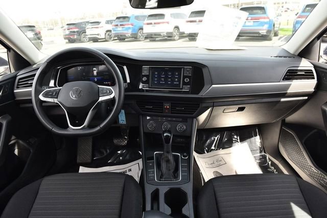 Certified 2024 Volkswagen Jetta S image 7