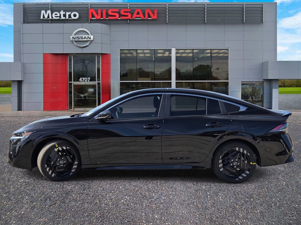 New 2026 Nissan Sentra SR w/ SR Premium Package FWD image 3