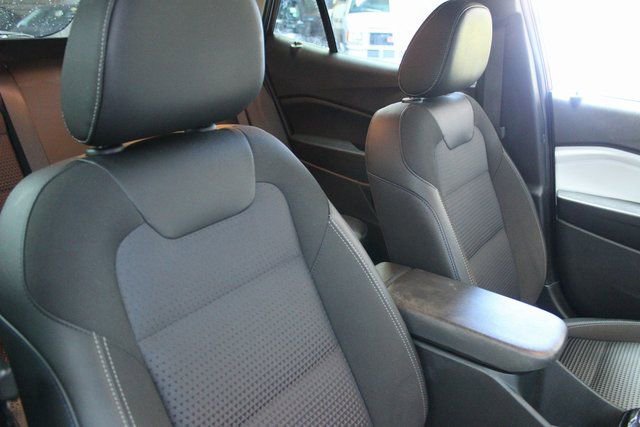 Used 2025 Chevrolet Trax LT w/ LT Convenience Package image 10