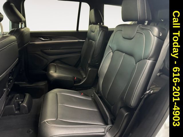Used 2024 Jeep Grand Cherokee L Limited w/ Black Appearance Package image 21
