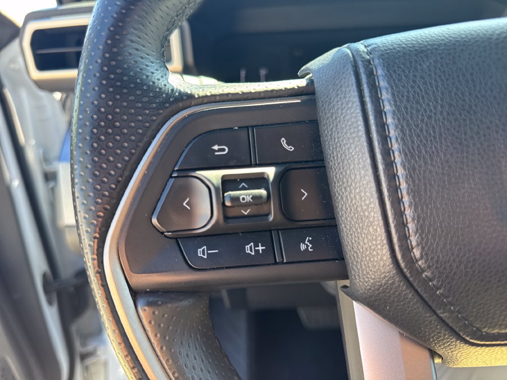 Used 2025 Toyota 4Runner SR5 AWD/4WD image 25