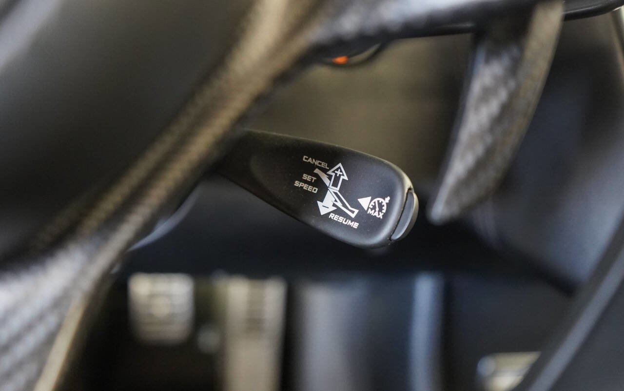 Used 2020 McLaren 570S Spider image 67