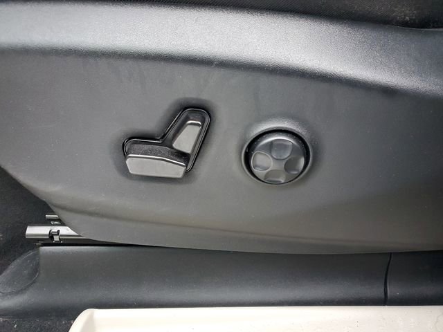 Certified 2024 Chrysler Pacifica Touring-L image 22