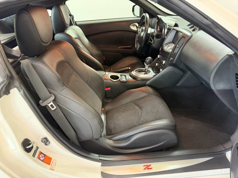 Used 2009 Nissan 370Z Touring w/ Sport Pkg image 15