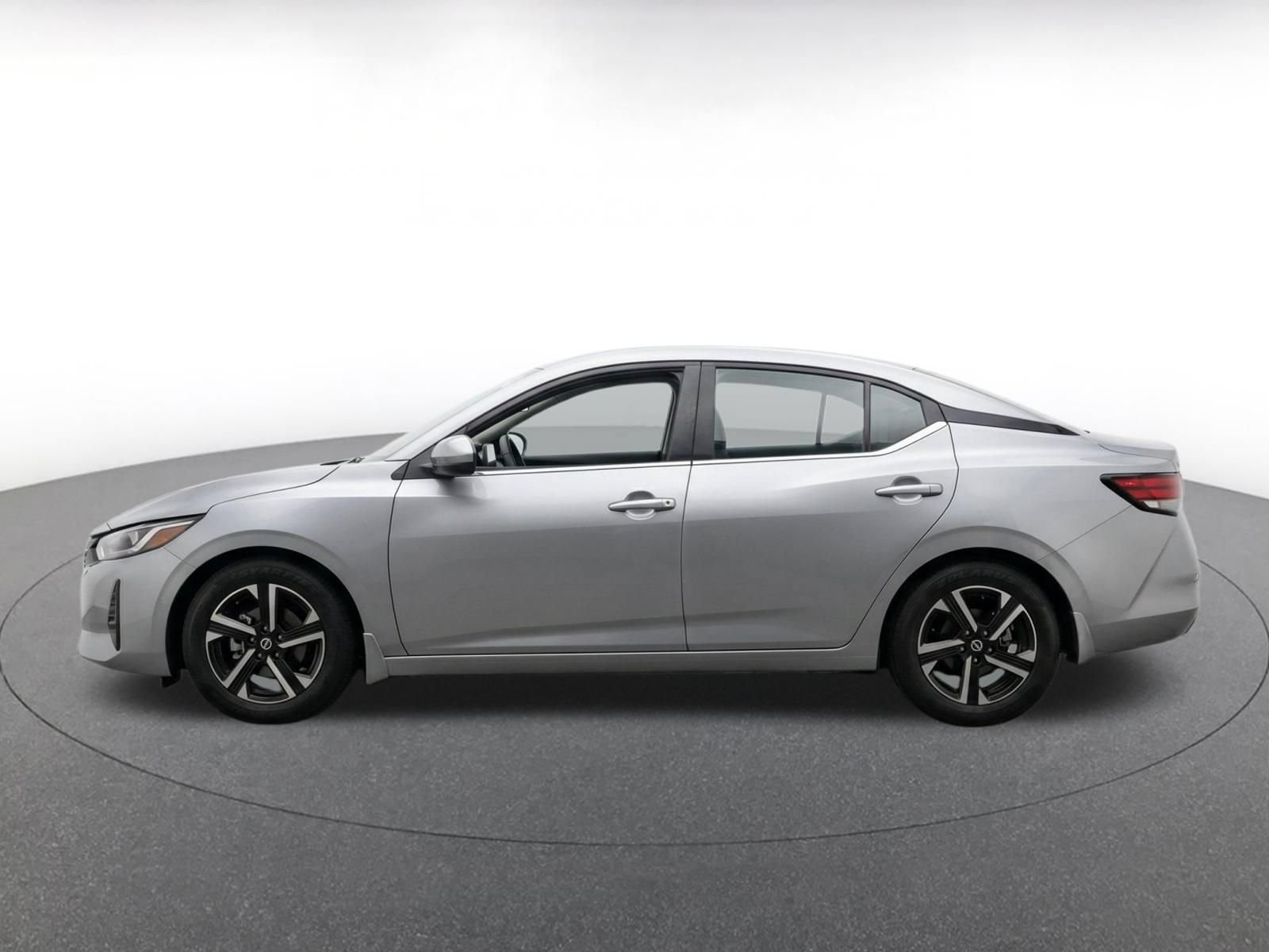 Used 2025 Nissan Sentra SV FWD image 4