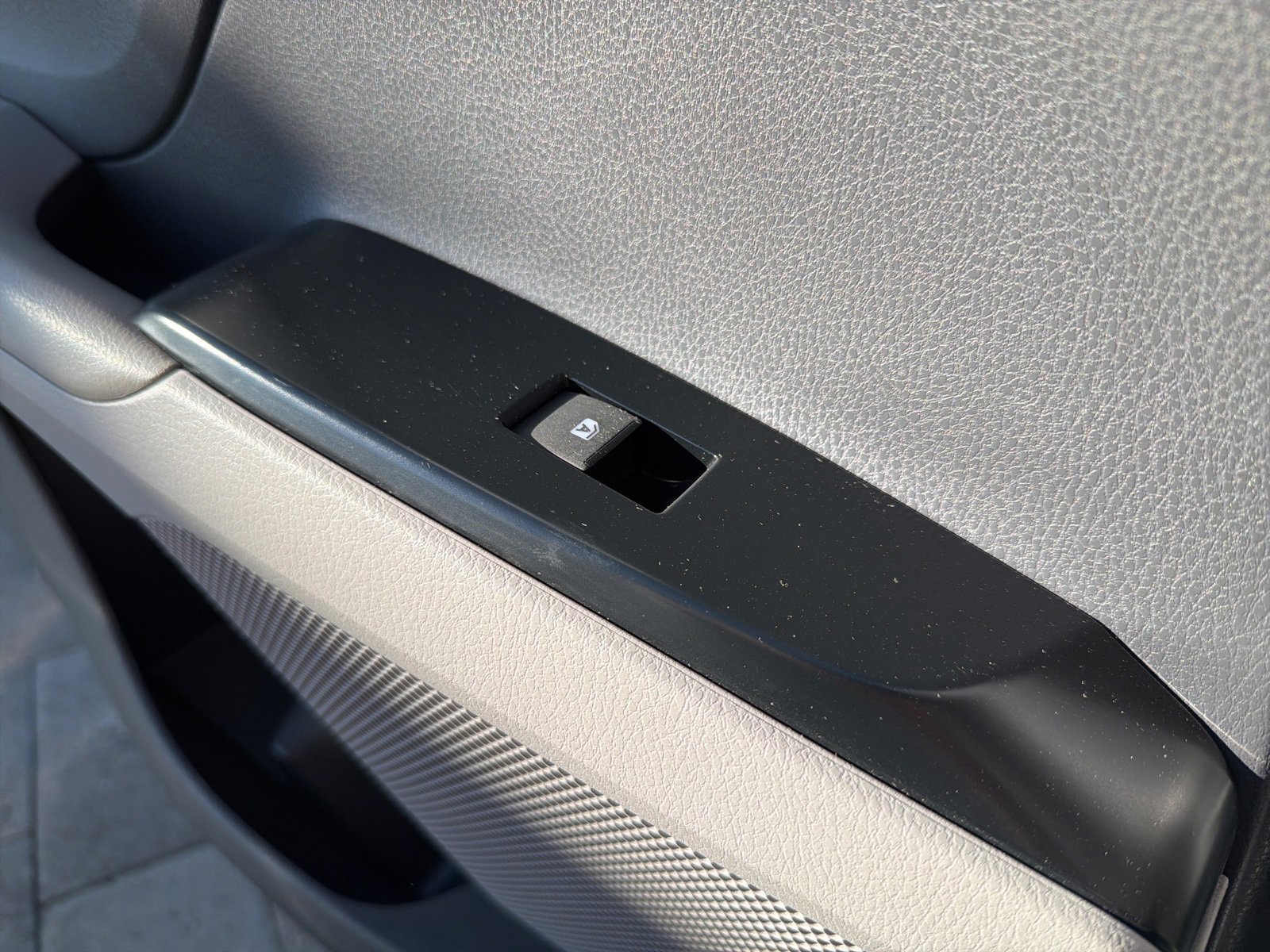 Used 2020 Toyota Camry LE image 77