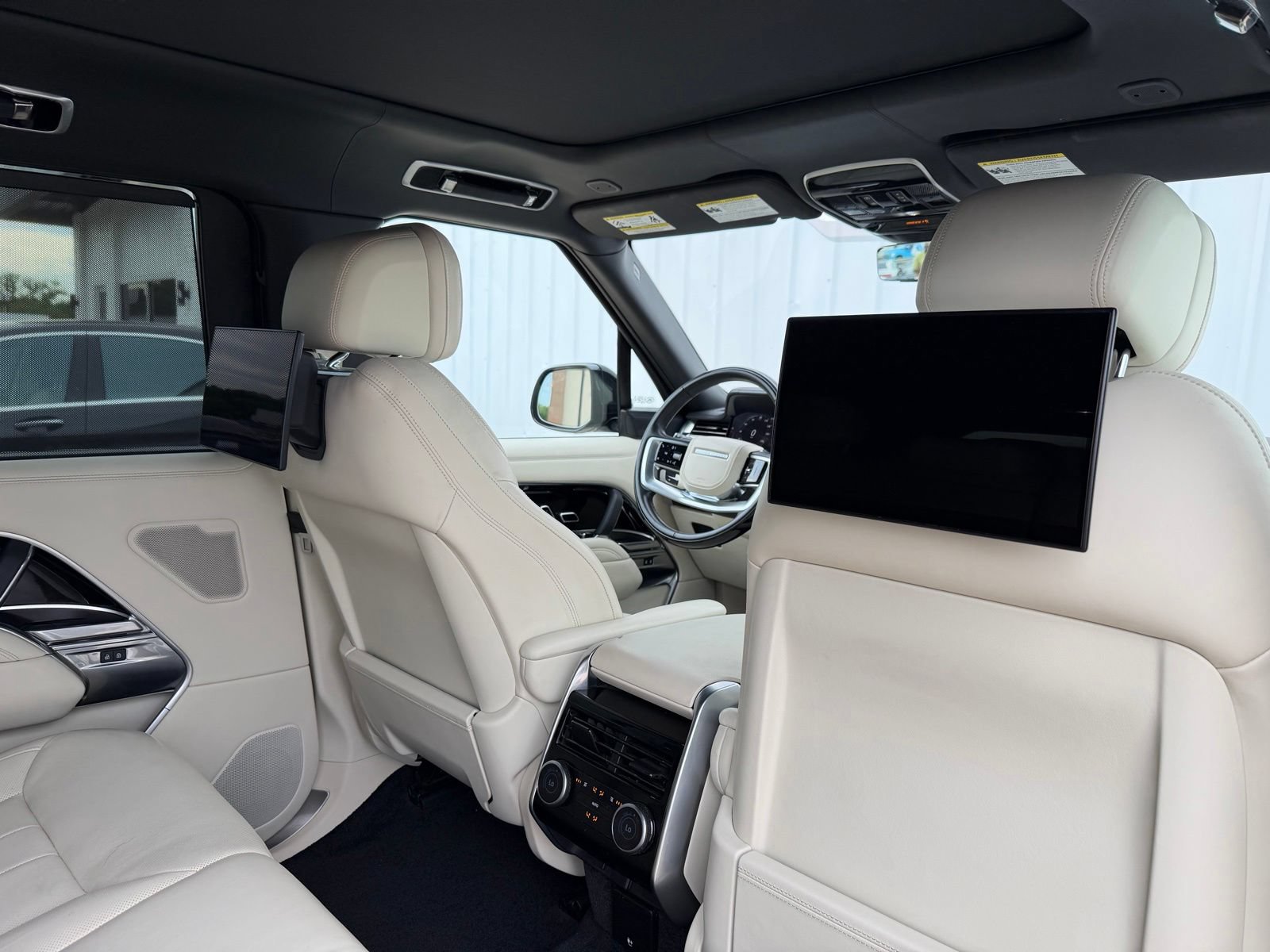 Used 2023 Land Rover Range Rover Long Wheelbase Autobiography AWD/4WD image 18