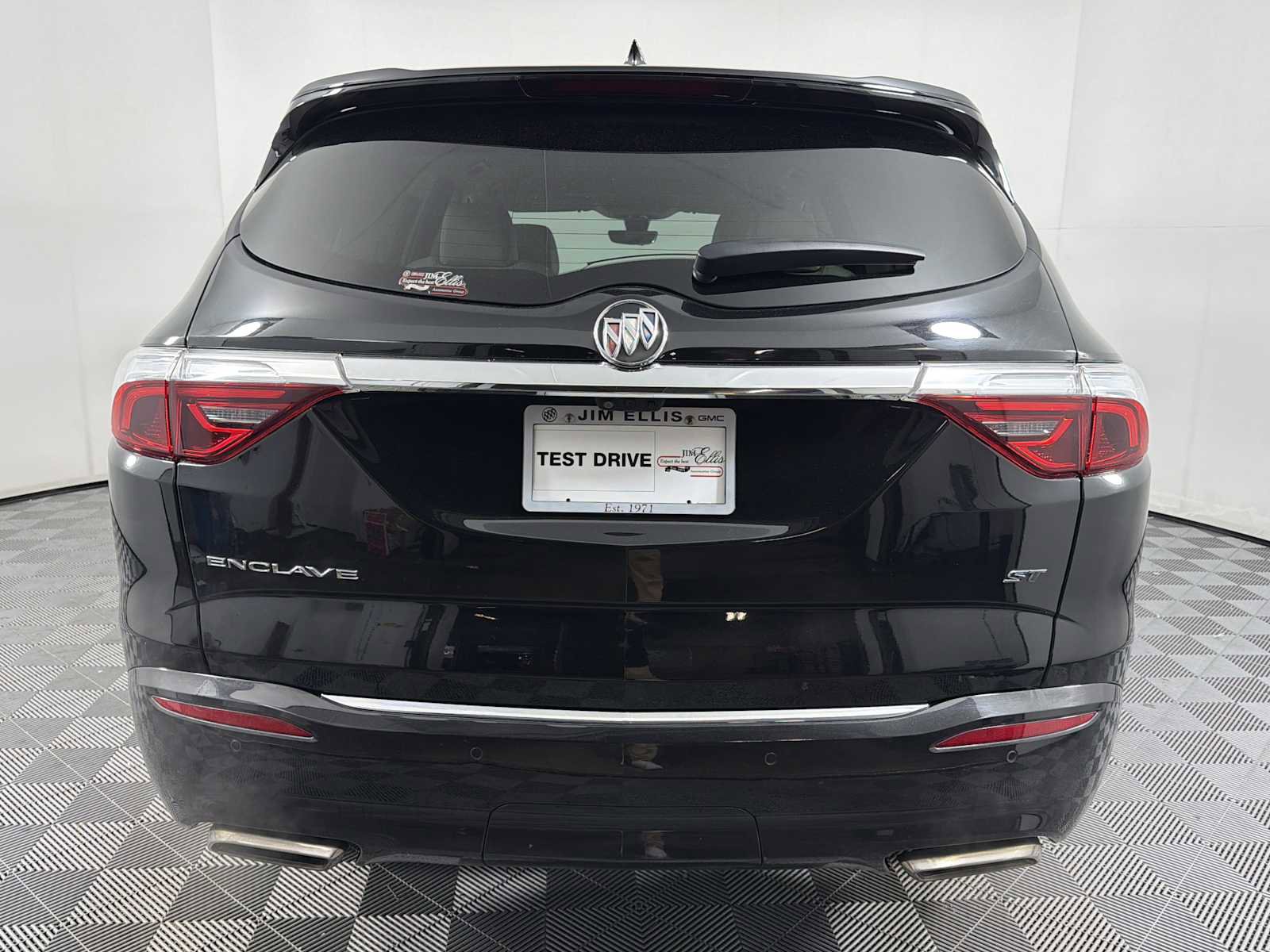Certified 2024 Buick Enclave Premium w/ Sport Touring Edition image 5