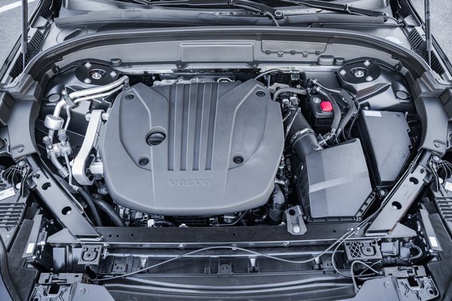 New 2026 Volvo XC60 B5 Ultra w/ Protection Package Premier image 19