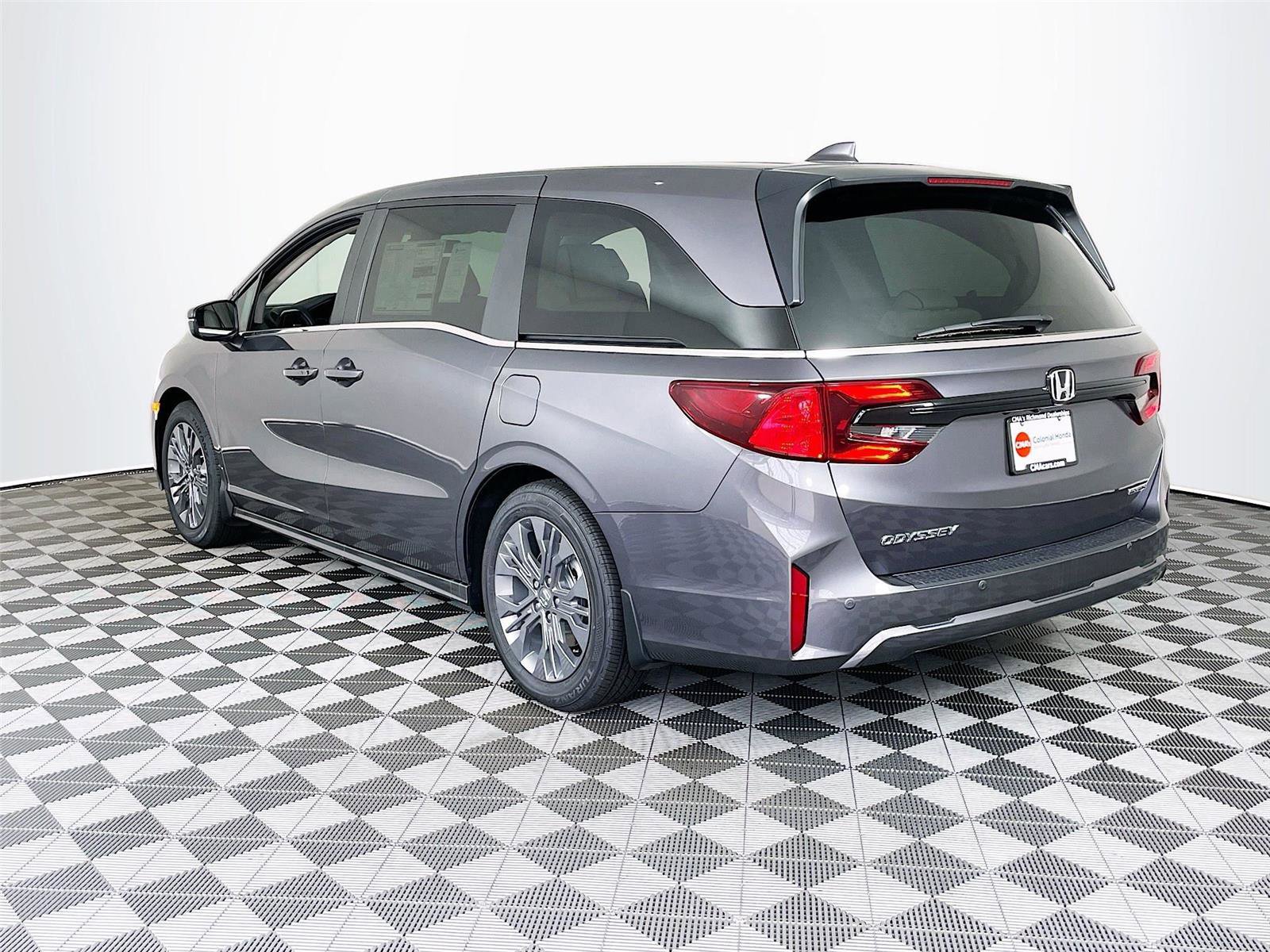 New 2026 Honda Odyssey Touring image 4