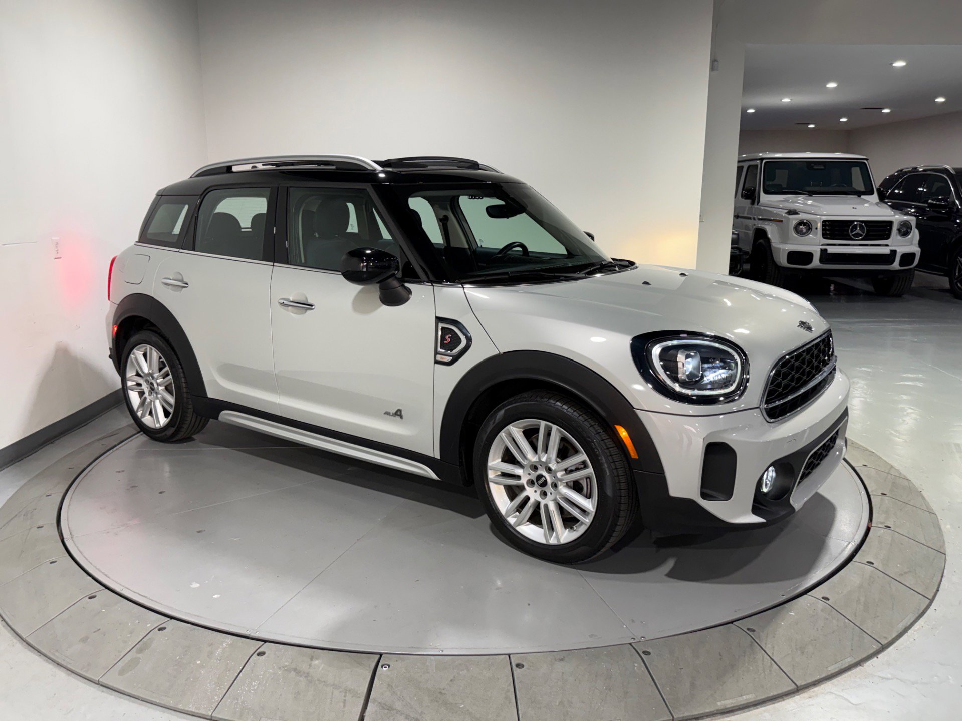 Used 2023 MINI Cooper Countryman S w/ Signature Upholstery Package image 7