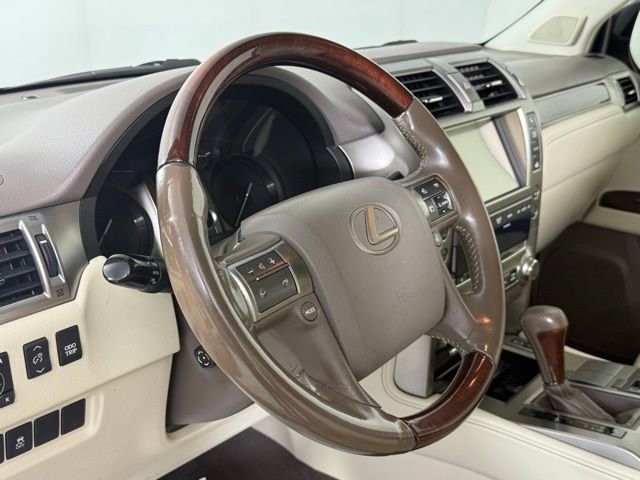 Used 2018 Lexus GX 460 Premium w/ Premium Package AWD/4WD image 18