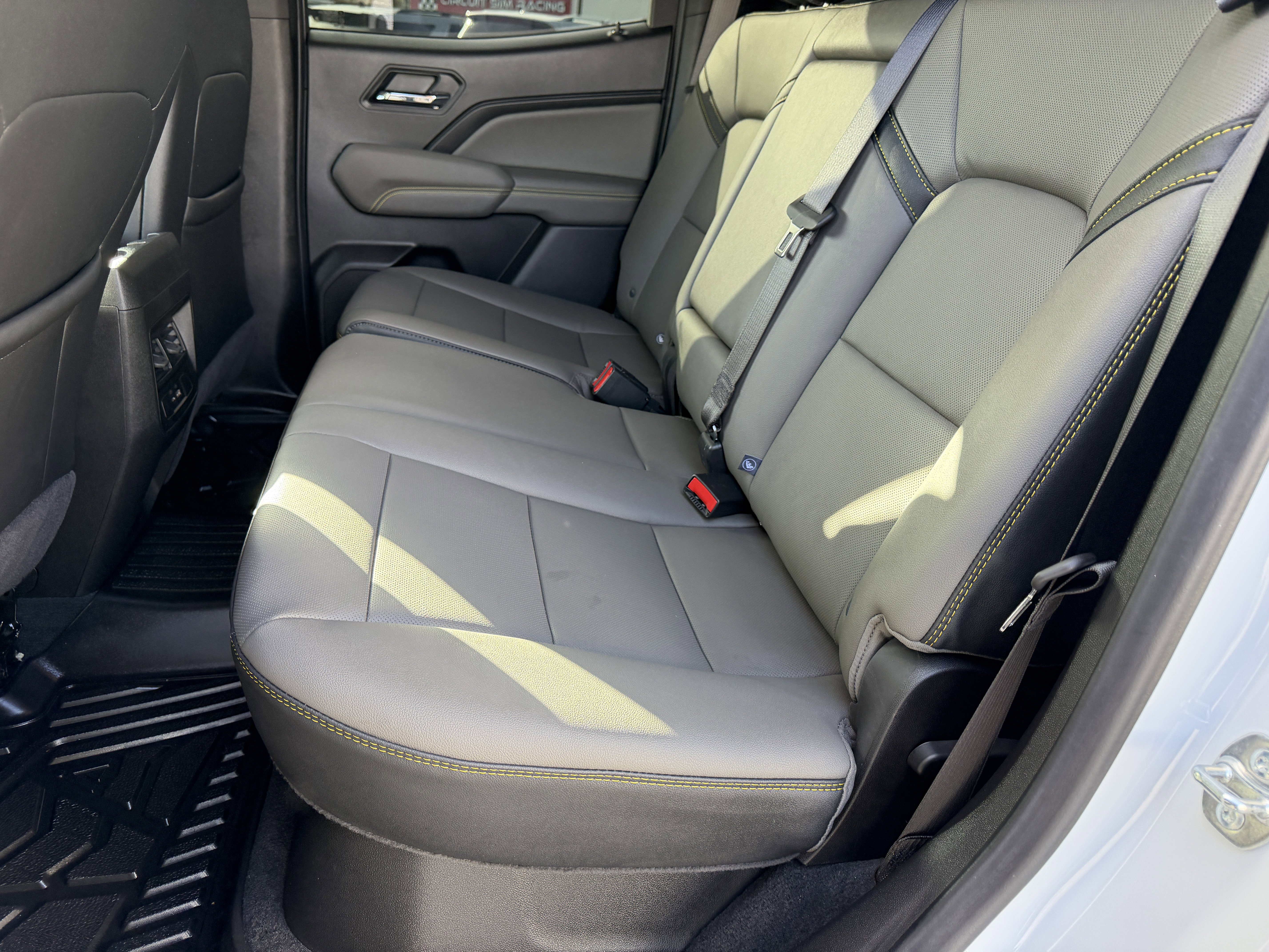 Used 2025 Chevrolet Colorado ZR2 w/ Technology Package image 23