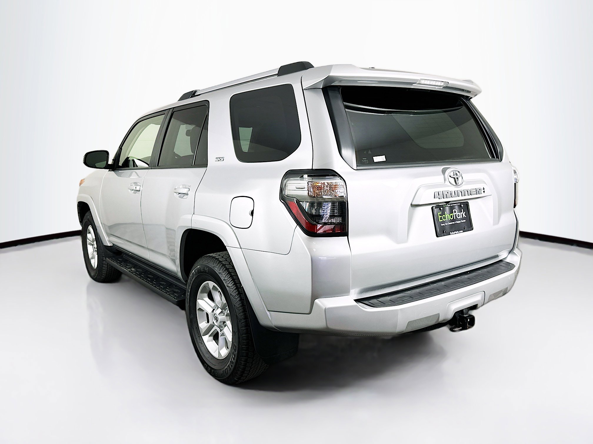Used 2024 Toyota 4Runner SR5 AWD/4WD image 5