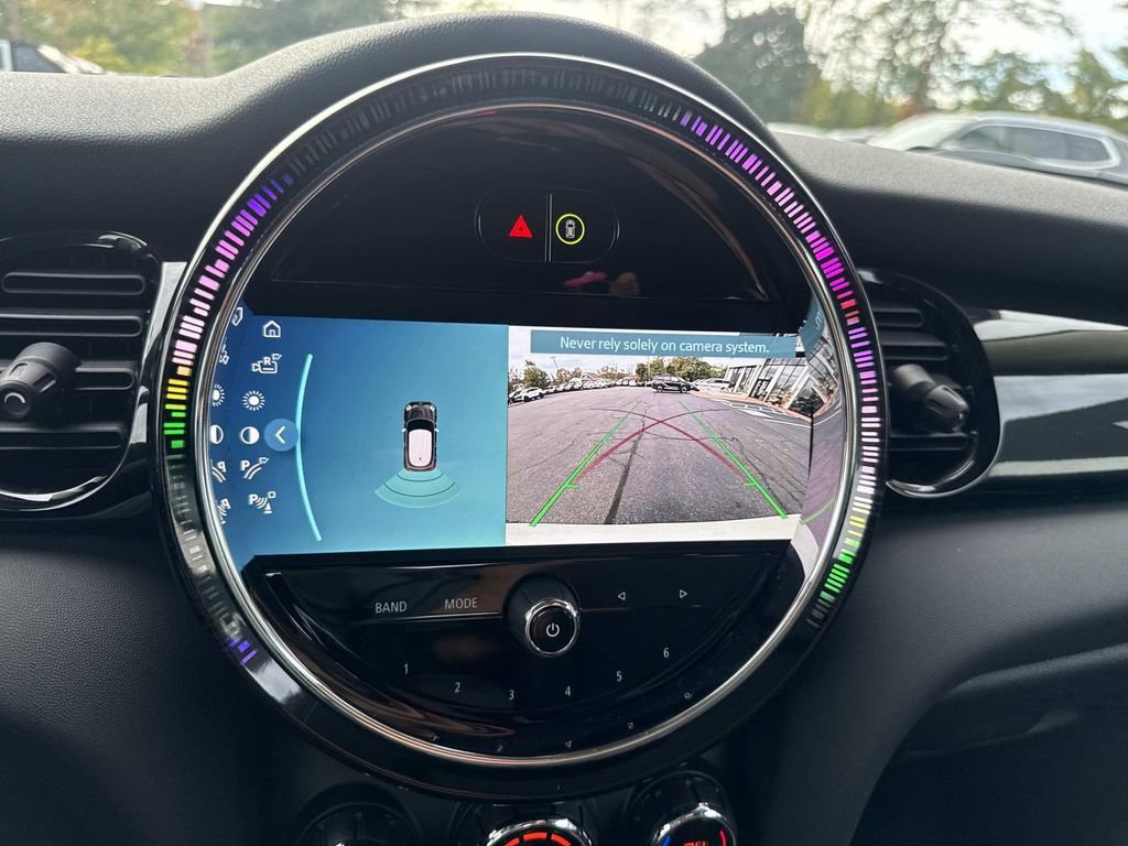 Used 2022 MINI Cooper 2-Door Hardtop image 22