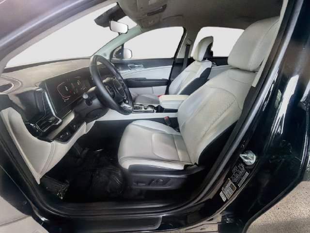 Used 2025 Kia Sportage EX FWD image 22
