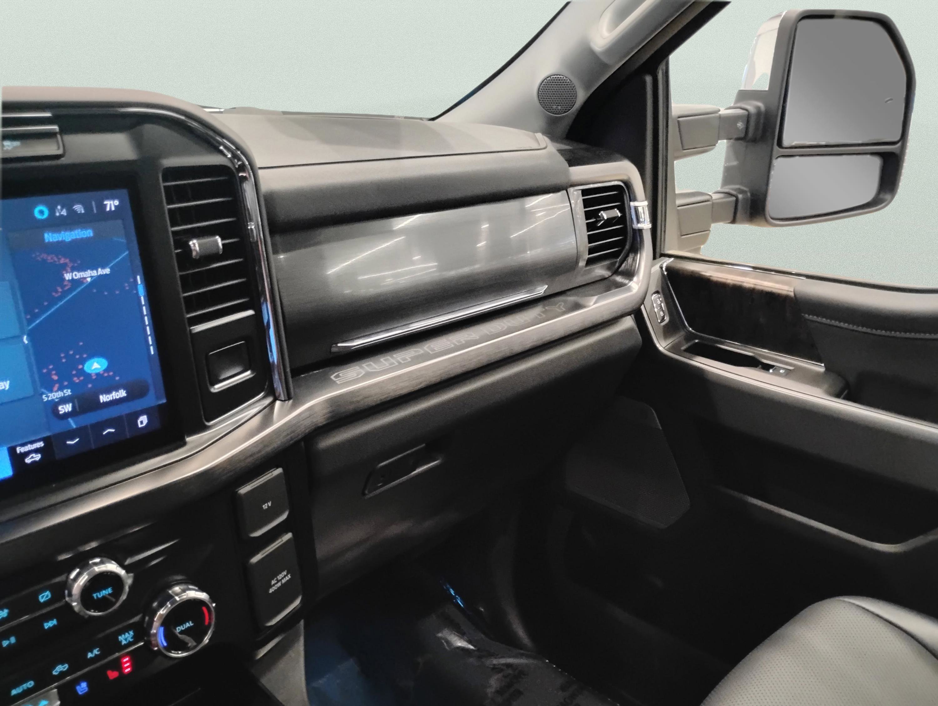 Used 2024 Ford F250 Lariat w/ Chrome Package image 23