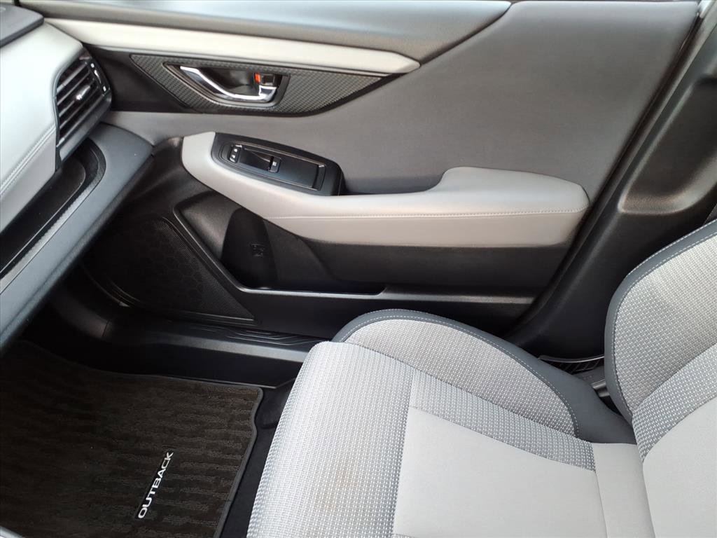 Used 2023 Subaru Outback Premium image 30